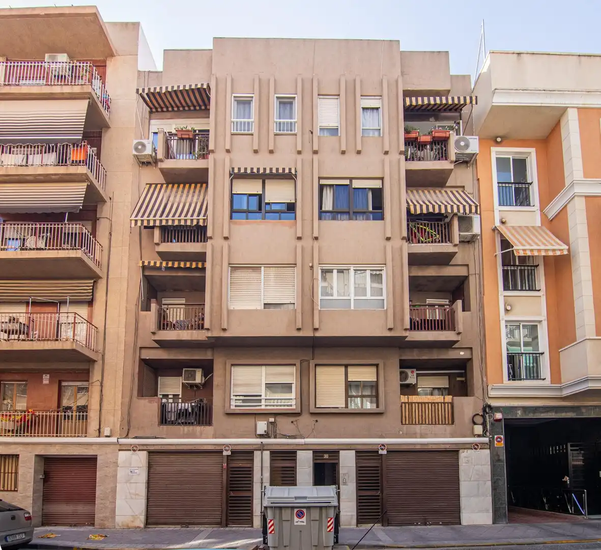 Vista exterior de Piso en venta en Elche / Elx con Balcón