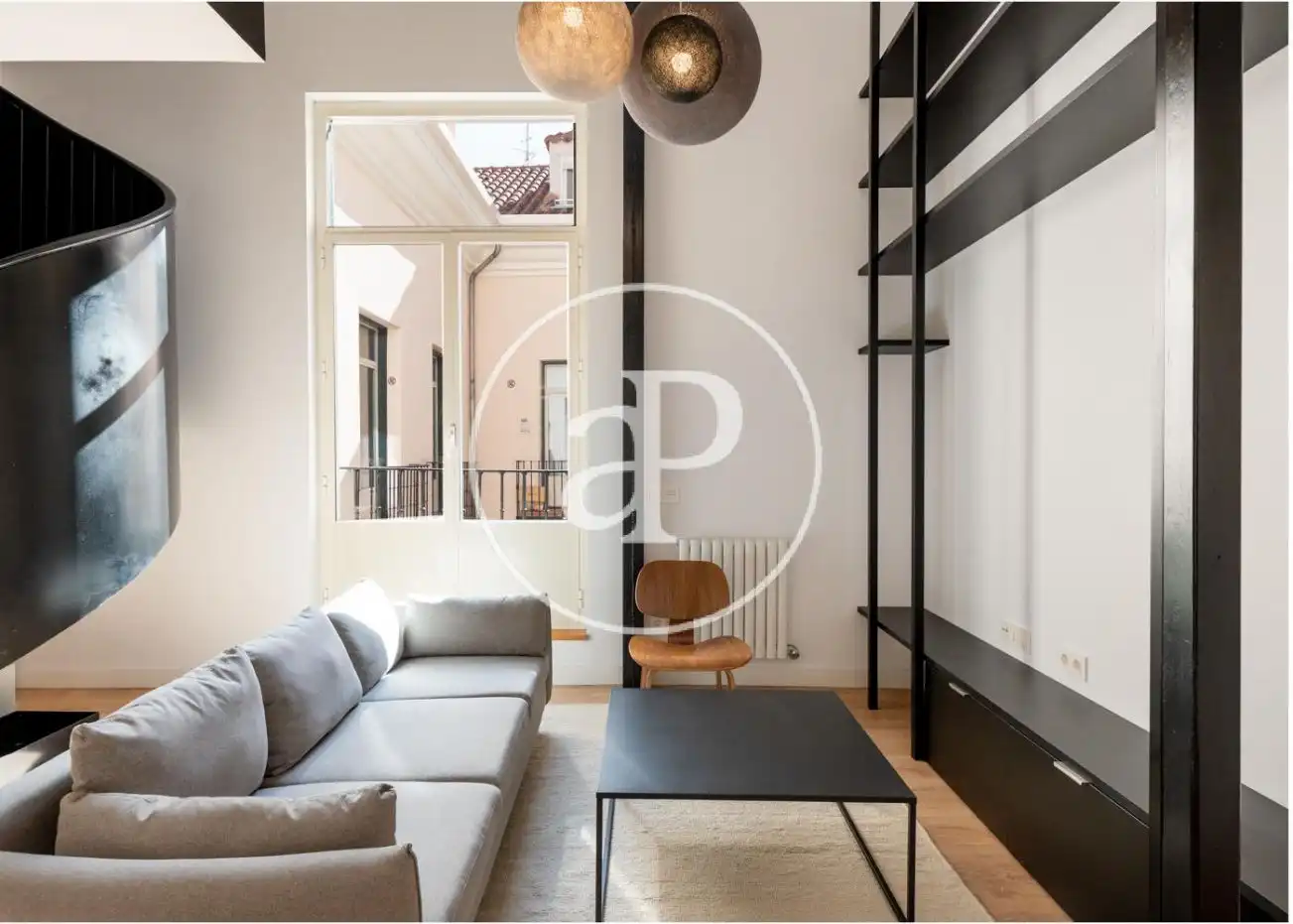 Sala de estar de Dúplex en venta en Madrid con Aire acondicionado, Calefacción y Amueblado