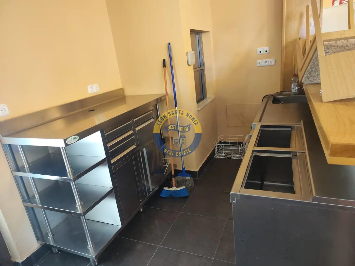 Local en venta en Villamañán