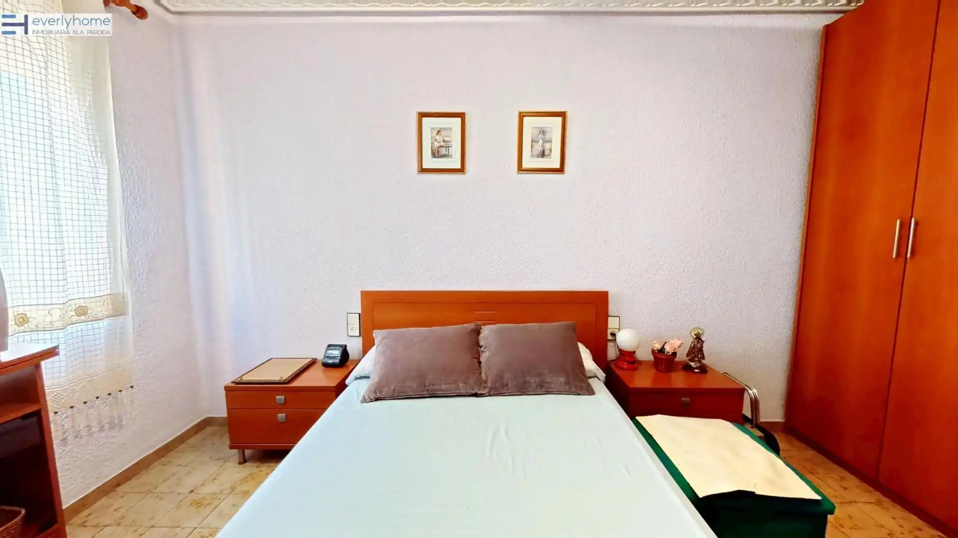 Bedroom of Flat for sale in Valencia