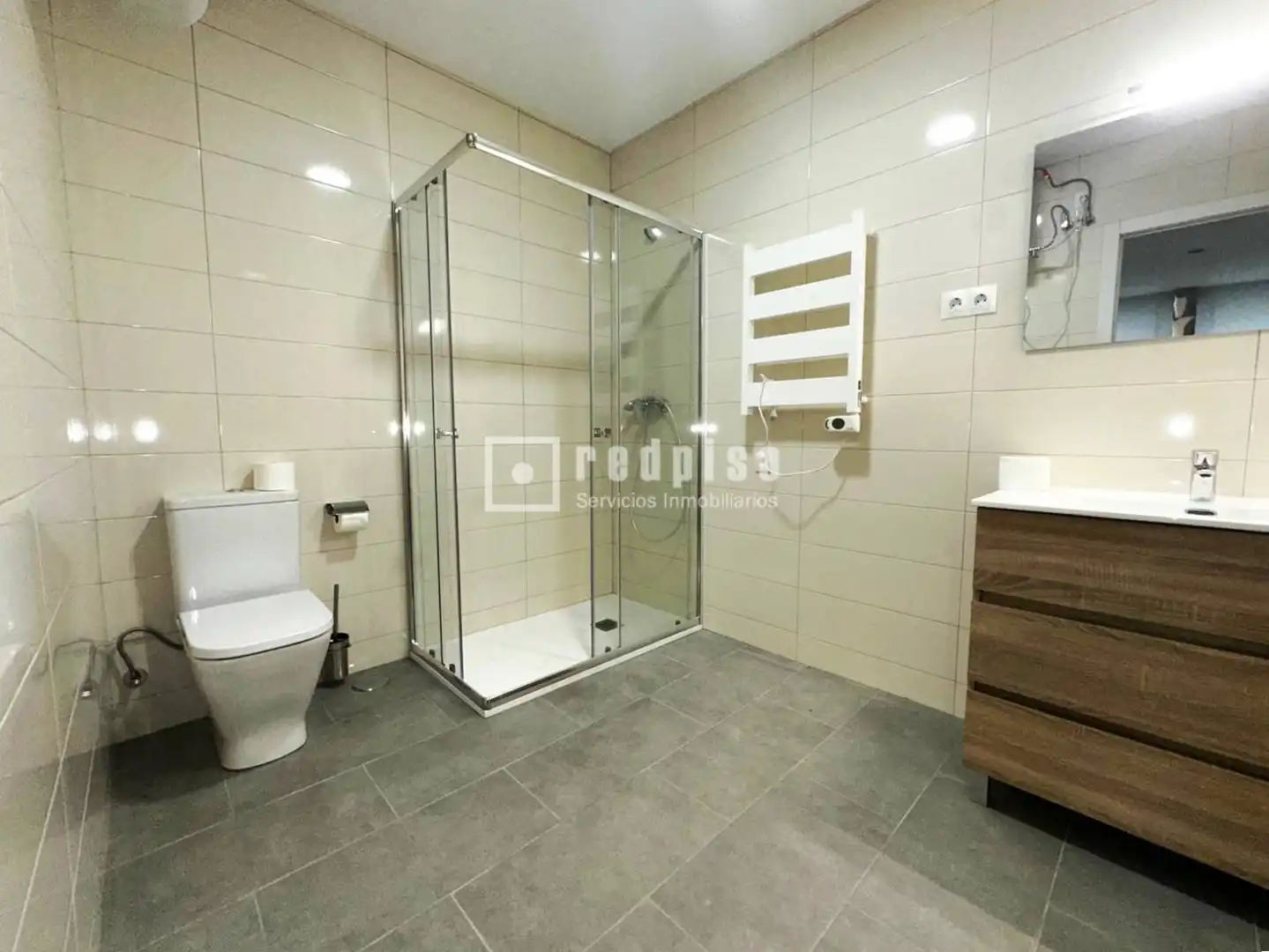 Baño de Local en venta en Madrid con Aire acondicionado y Alarma