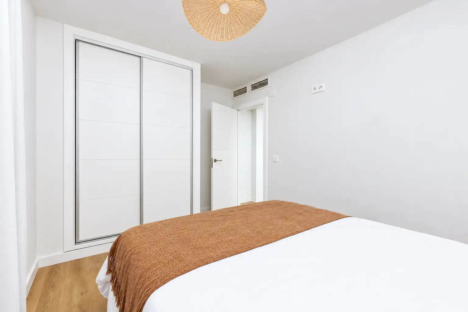 Dormitori de Apartament en venda en Puerto de la Duquesa