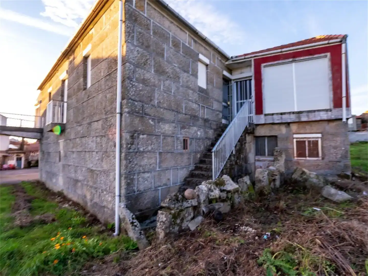 Vista exterior de Casa o xalet en venda en Cualedro amb Balcó