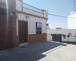 Exterior view of Single-family semi-detached for sale in Cantillana  with Terrace