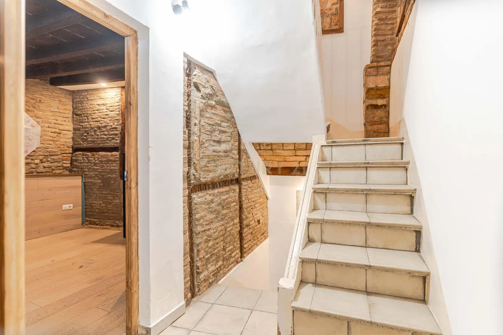 Houses for sale in Granada  with Balcony