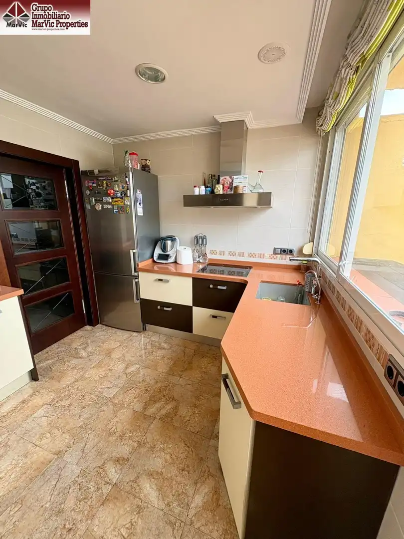 Cocina de Casa o chalet en venta en L'Alfàs del Pi con Aire acondicionado, Calefacción y Terraza