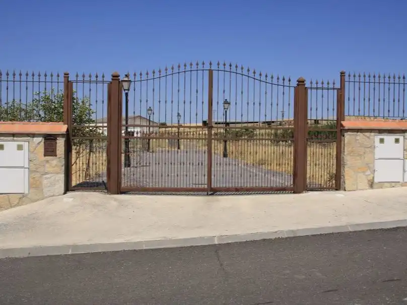 Vista exterior de Residencial en venda en Valdeverdeja