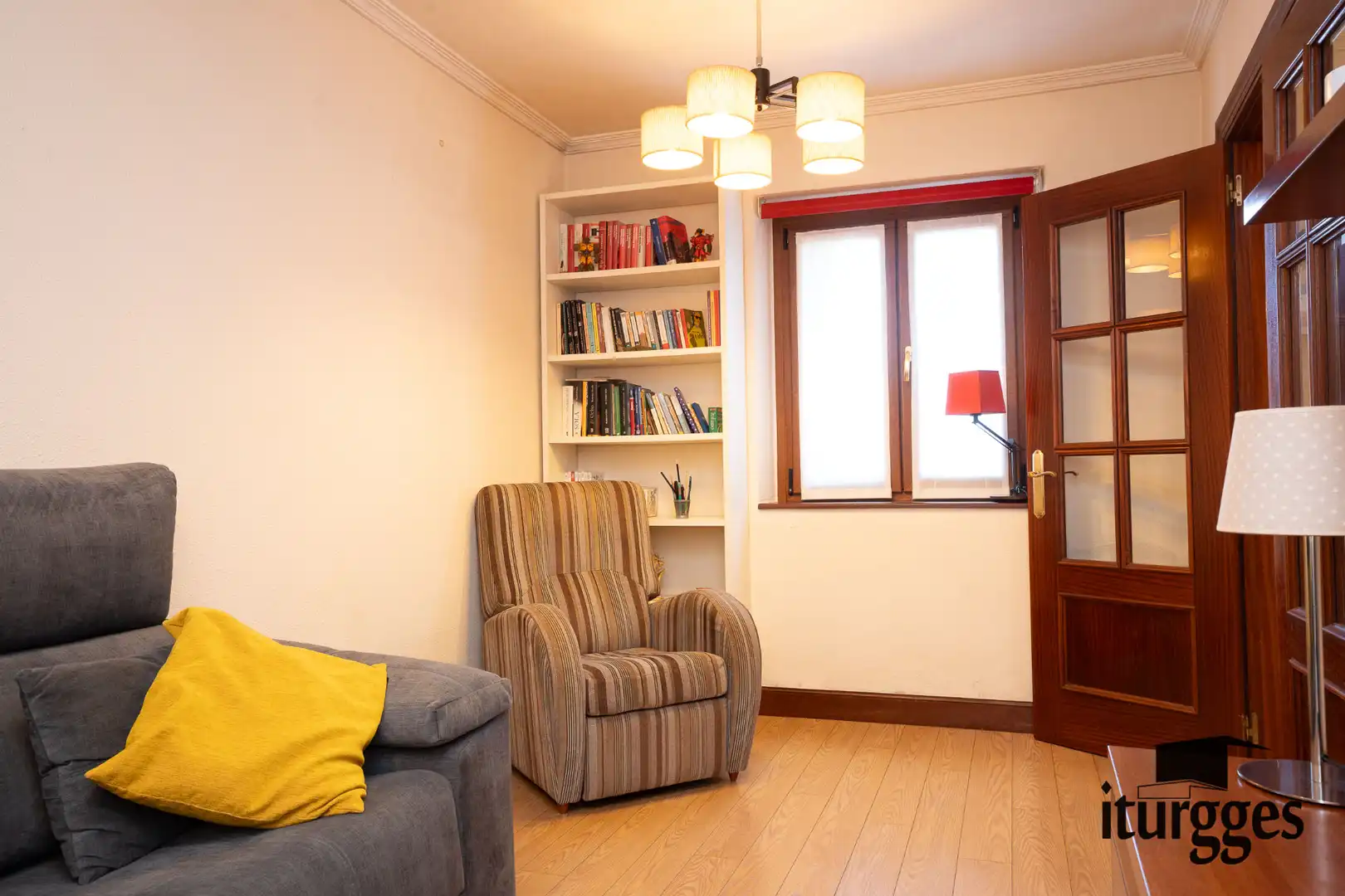 Sala de estar de Casa adosada en venta en Gernika-Lumo con Jardín privado, Amueblado y Horno