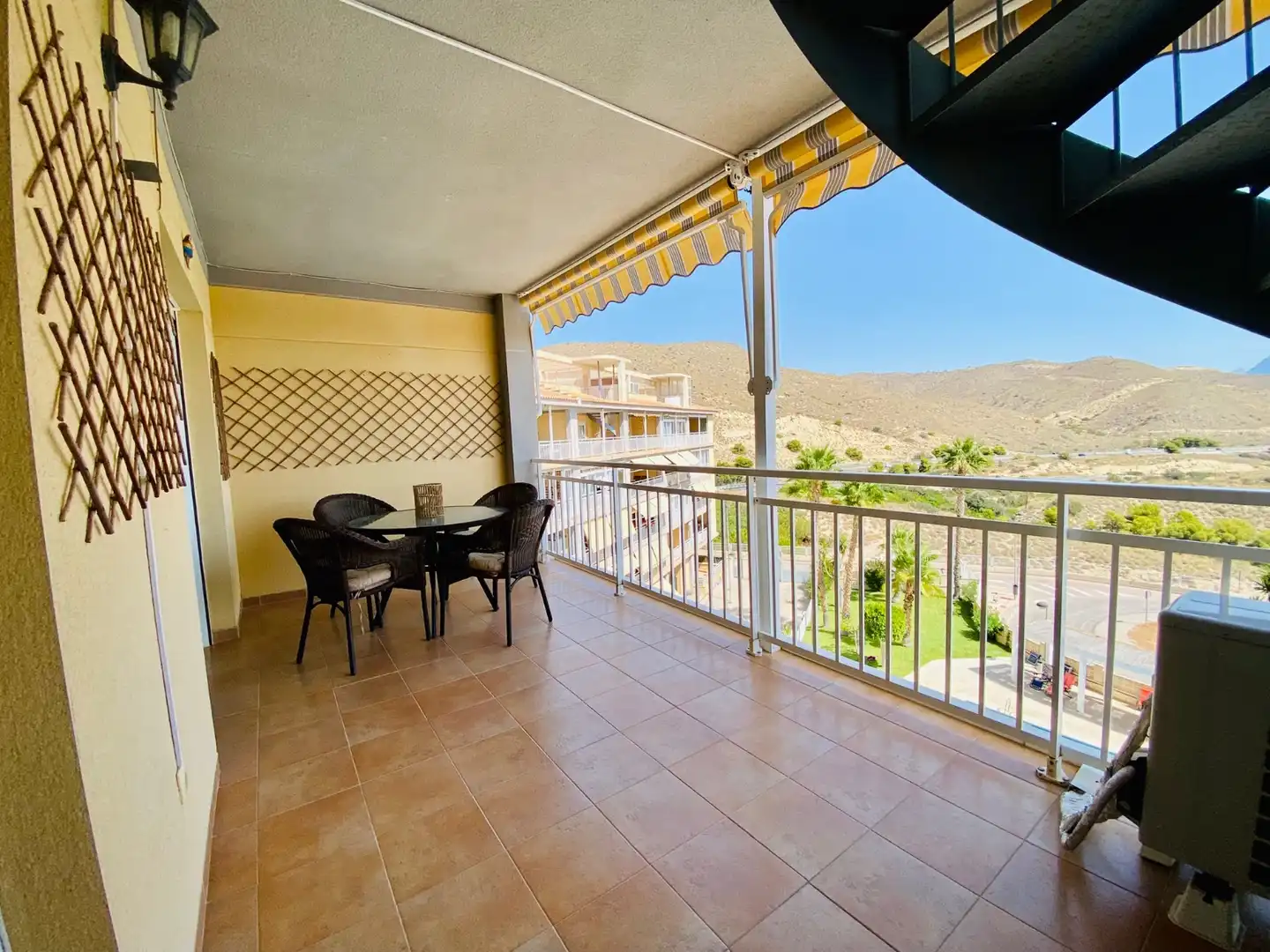 Terrasse von Dachboden zur Miete in El Campello mit Klimaanlage, Heizung und Terrasse