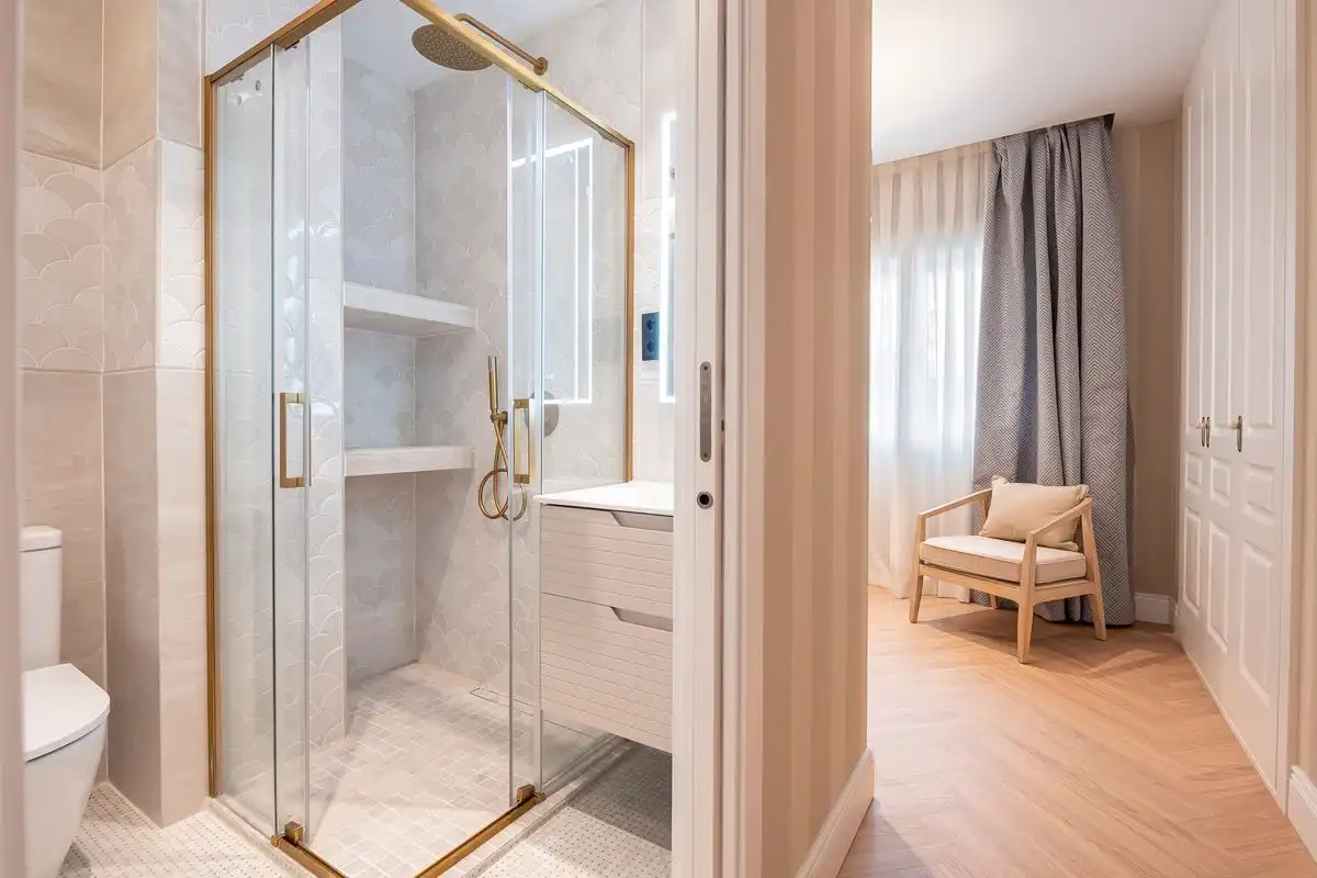 Flat with lift for sale in C. de Guzmán el Bueno, imagen 43