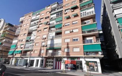 Vista exterior de Pis en venda en  Granada Capital amb Moblat