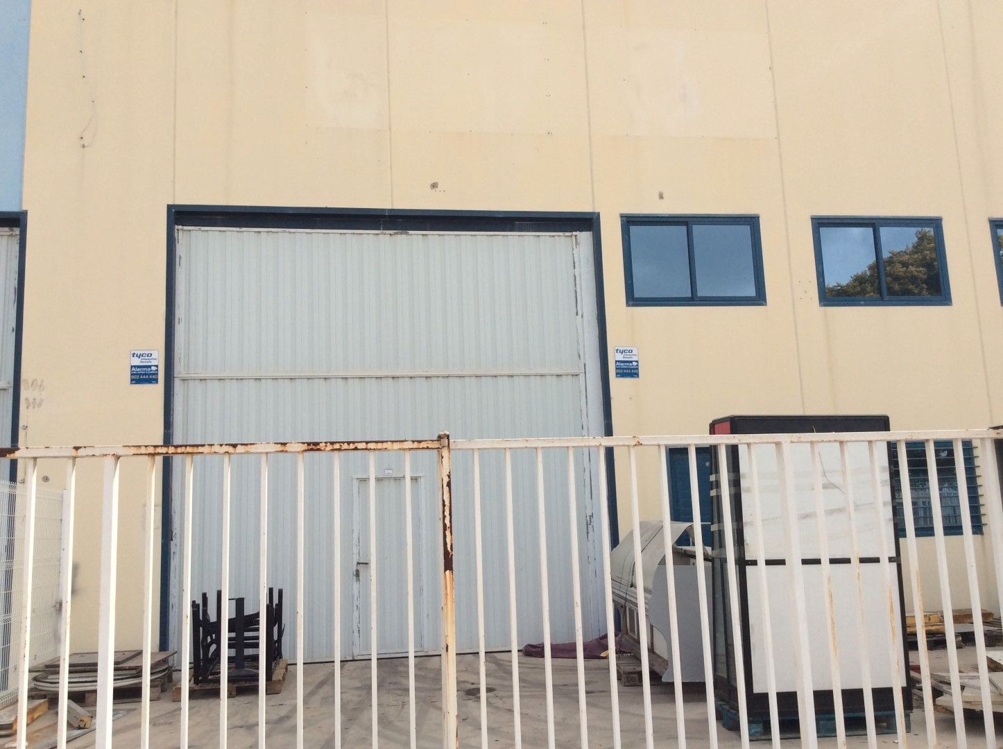 Vista exterior de Nau industrial de lloguer en Sueca