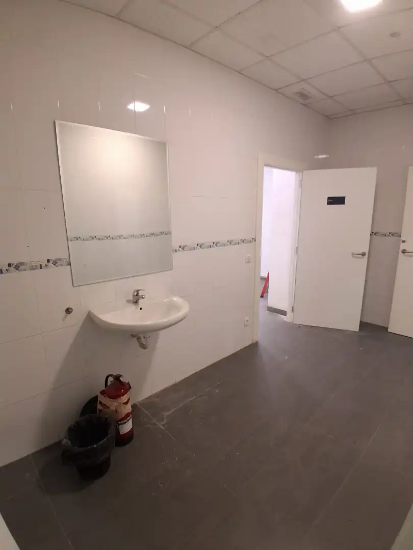 Business premises to rent in Carrer Pintor Peris Aragó 25, imagen 6