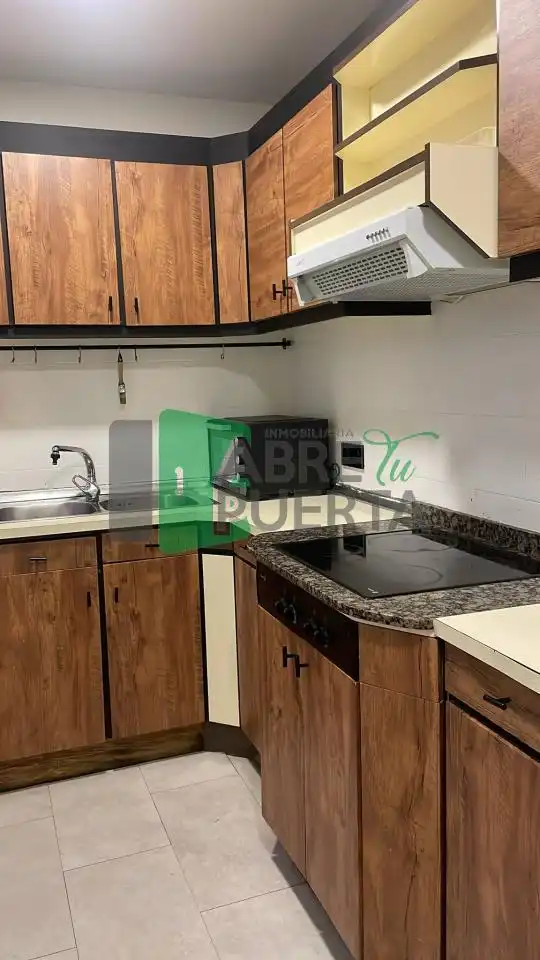Cocina de Piso en venta en Ourense Capital  con Calefacción, Terraza y Amueblado
