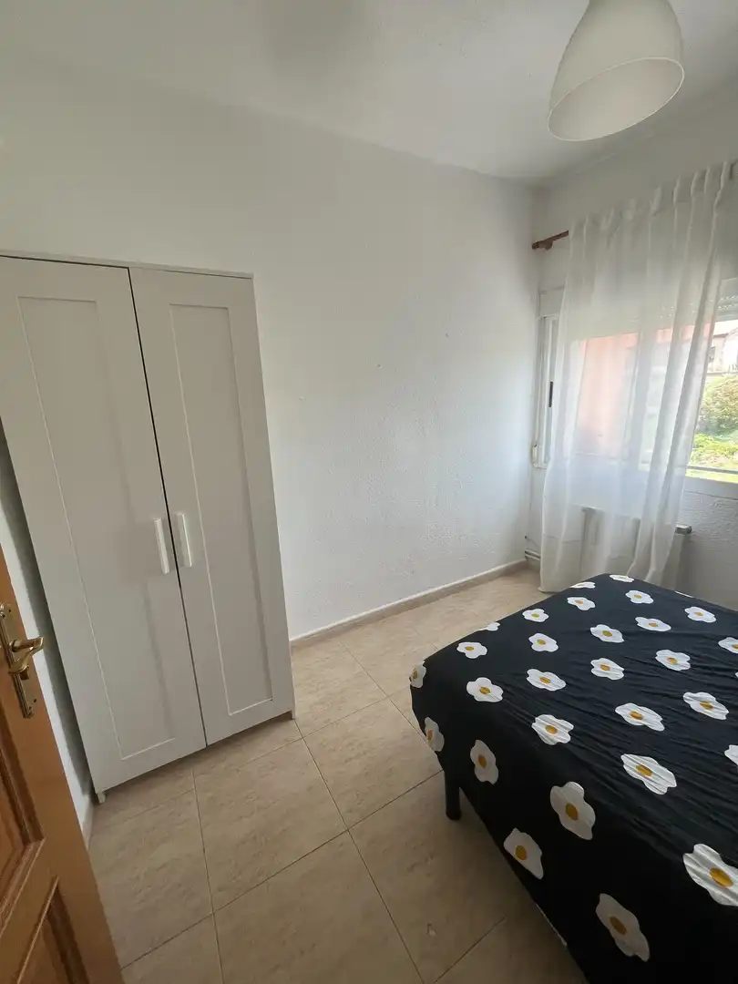 Habitación de Piso para compartir en Ávila con Calefacción, Terraza y Amueblado