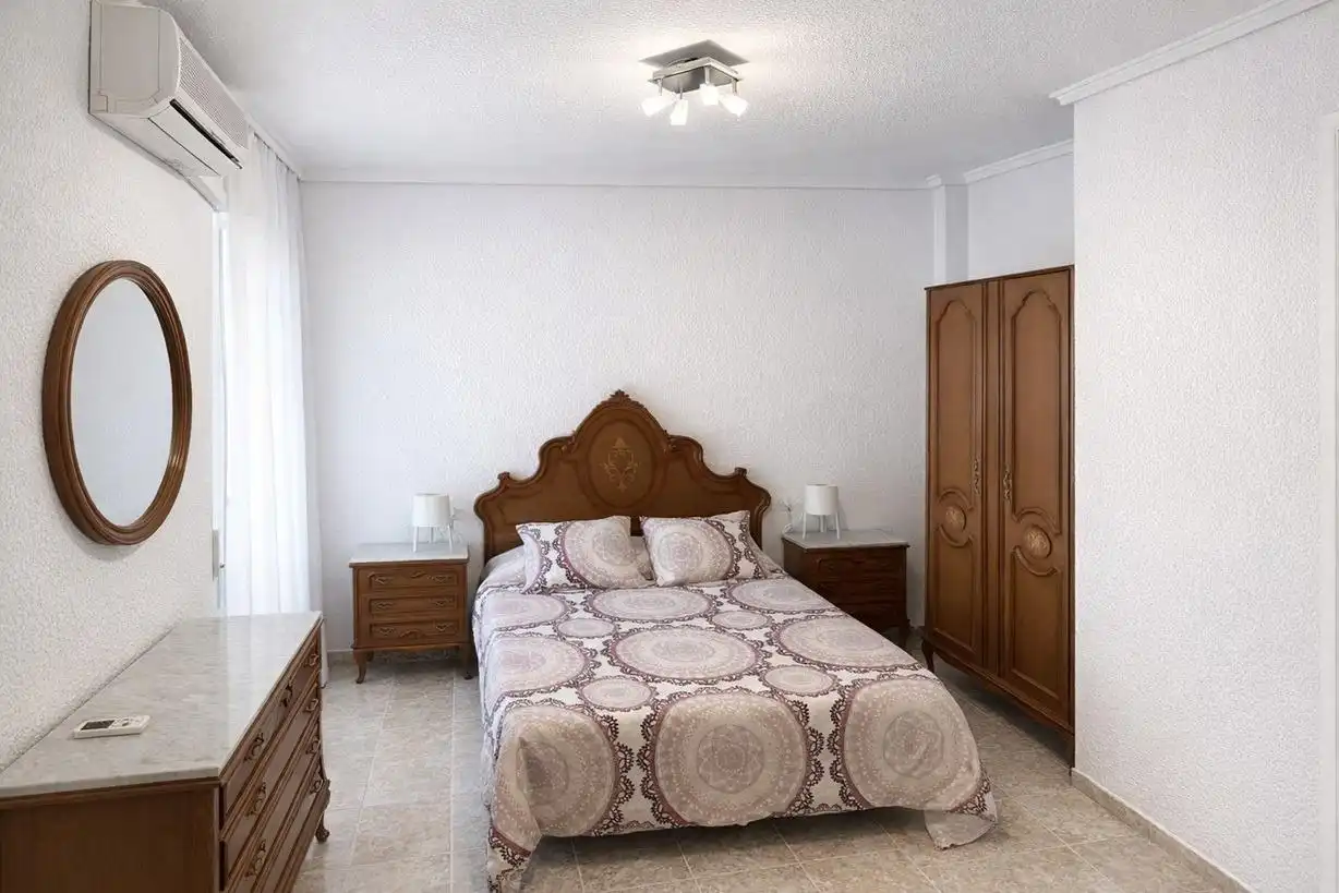 Habitación de Piso en venta en Elche / Elx con Aire acondicionado, Amueblado y Balcón