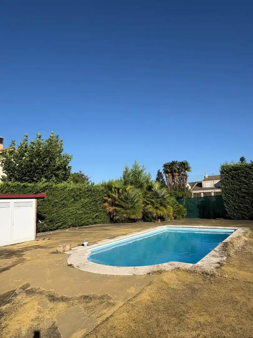 Piscina de Terreno en venta en Albelda de Iregua