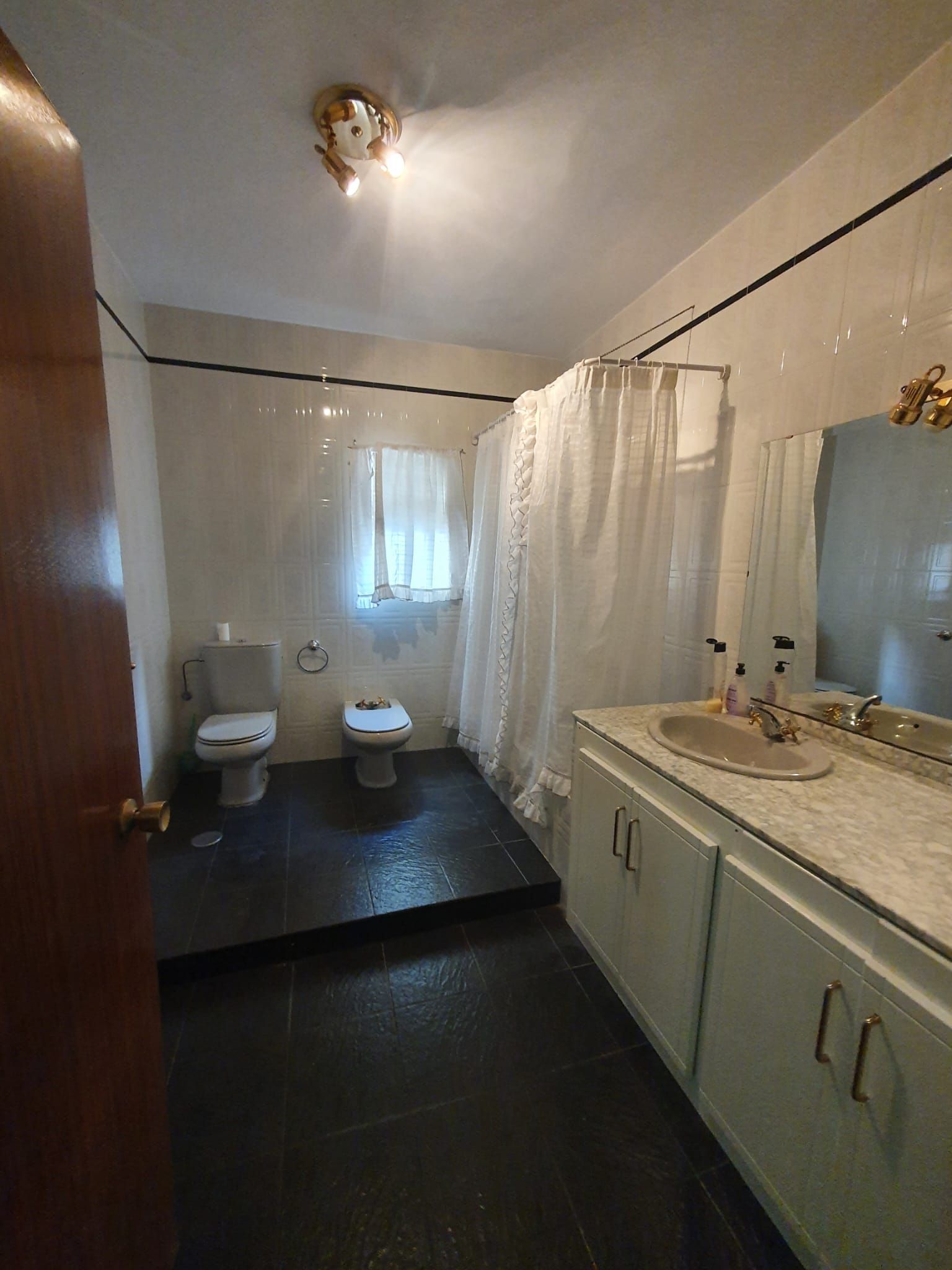 Bathroom of Flat to rent in Almodóvar del Campo  with Air Conditioner and Furnished
