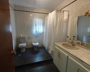 Bathroom of Flat to rent in Almodóvar del Campo  with Air Conditioner