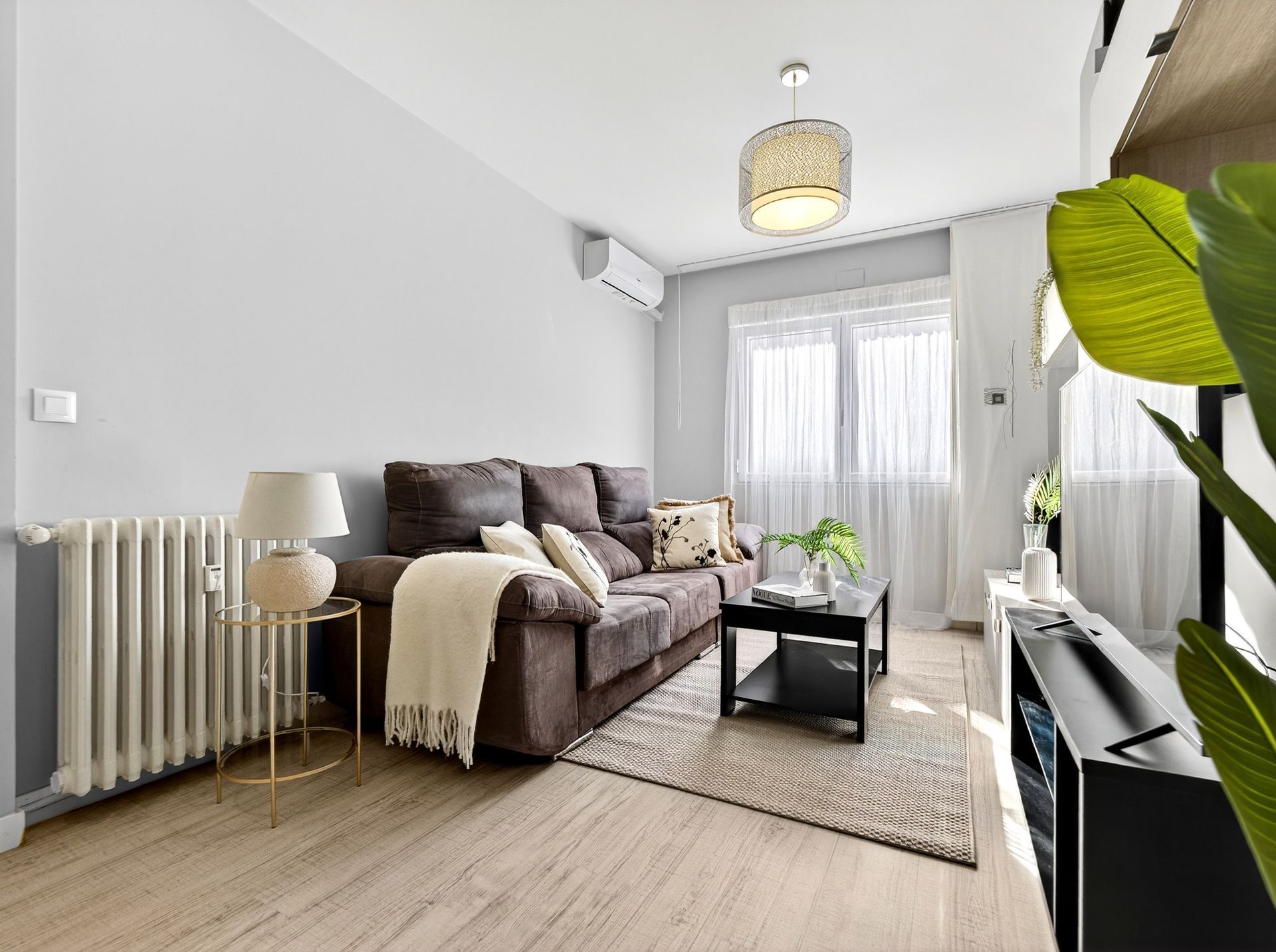 Living room of Flat for sale in  Madrid Capital  with Air Conditioner, Heating and Storage room