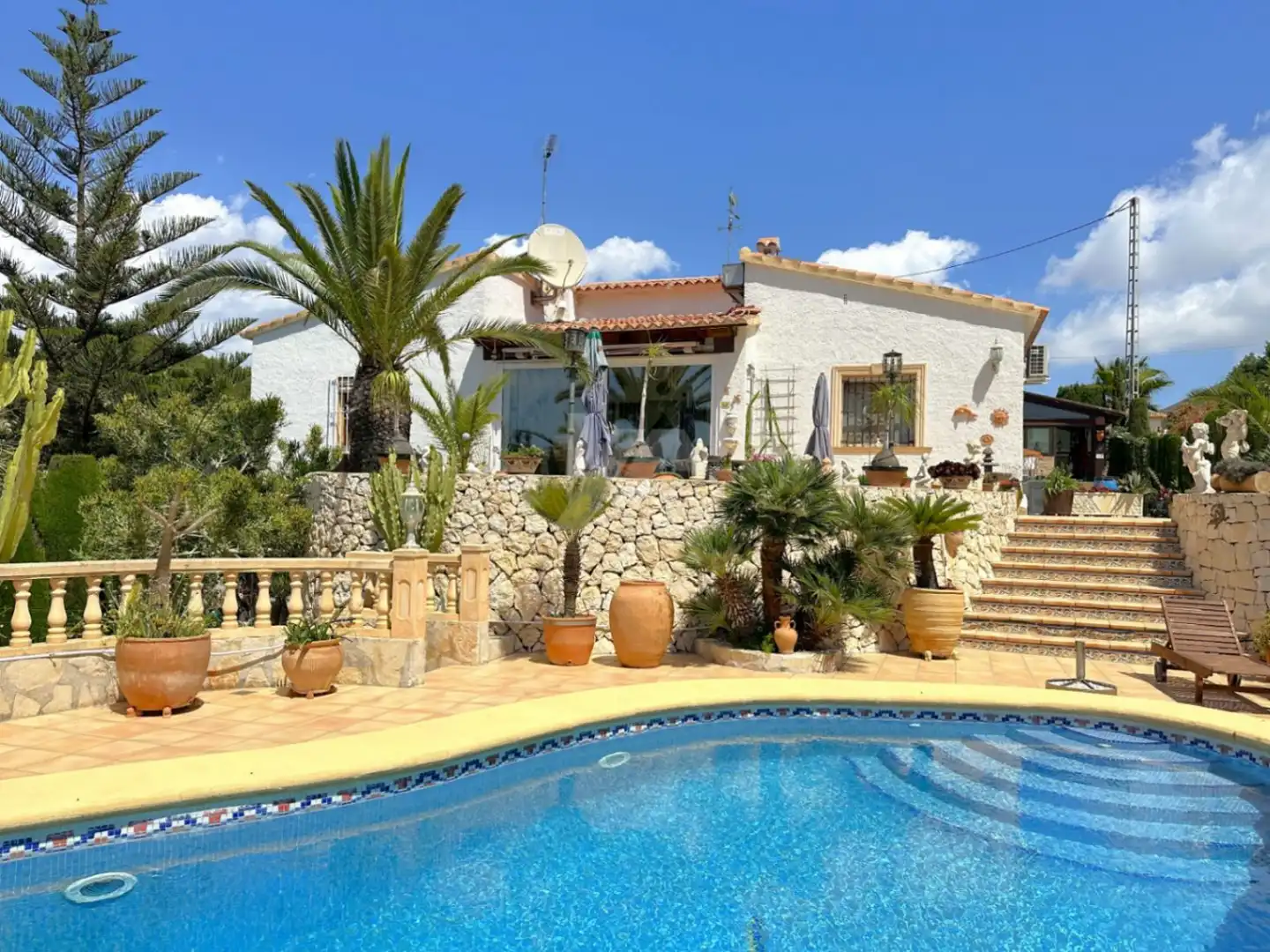 Detached house with pool for sale in Paichi