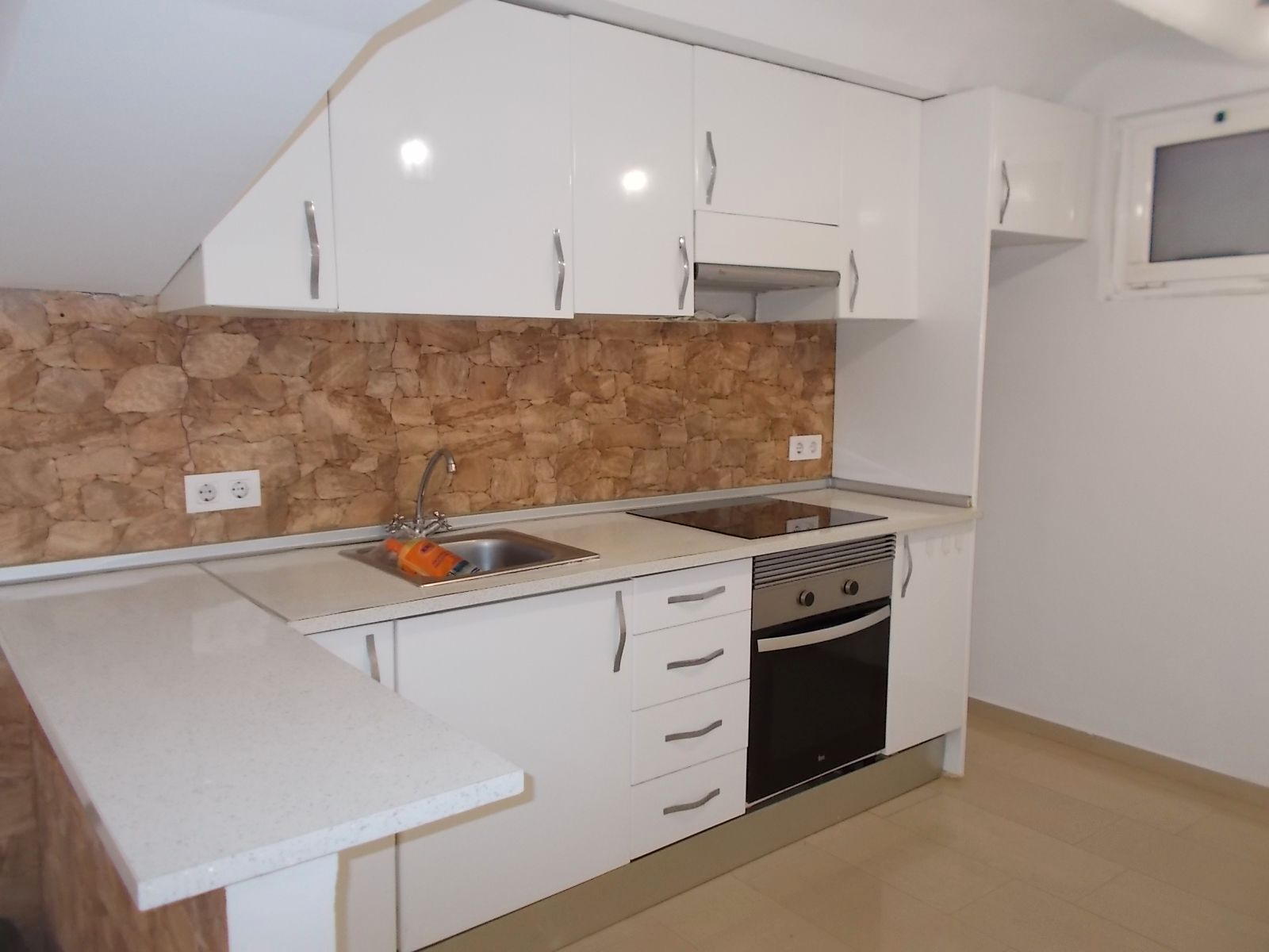 Cuina de Estudi en venda en Badalona amb Forn