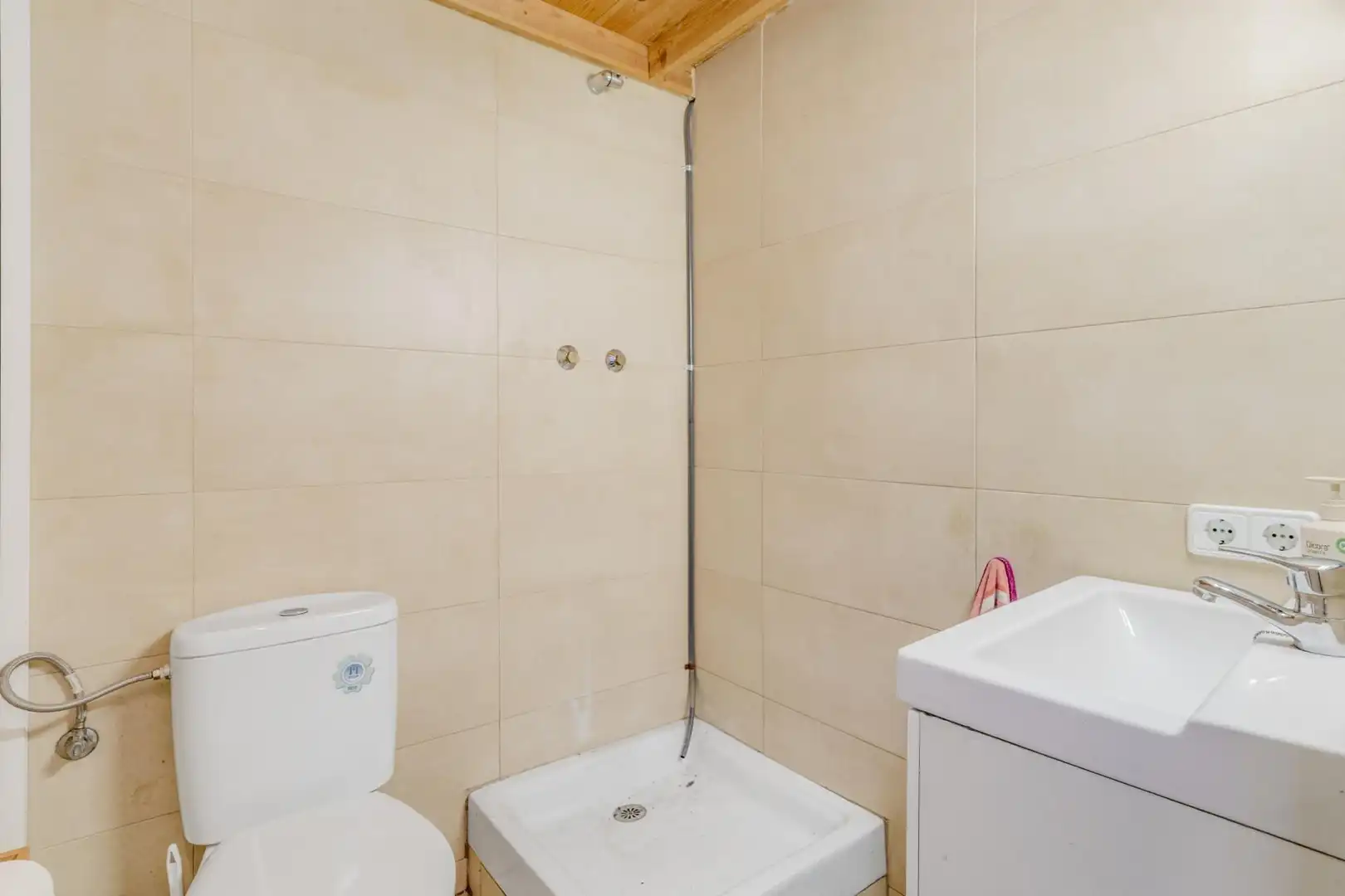 Bathroom of Commercial properties for sale in Barcelona