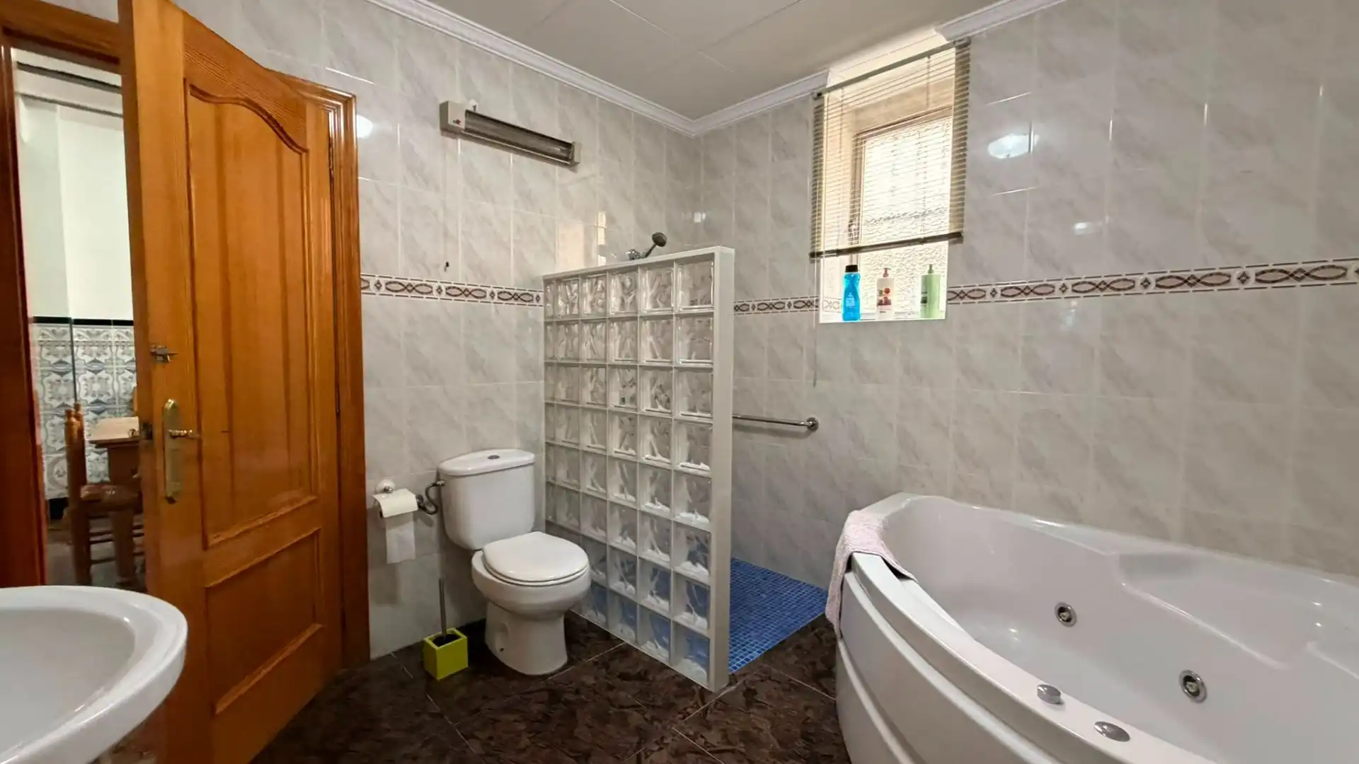 Bathroom of Buildings for sale in Anna