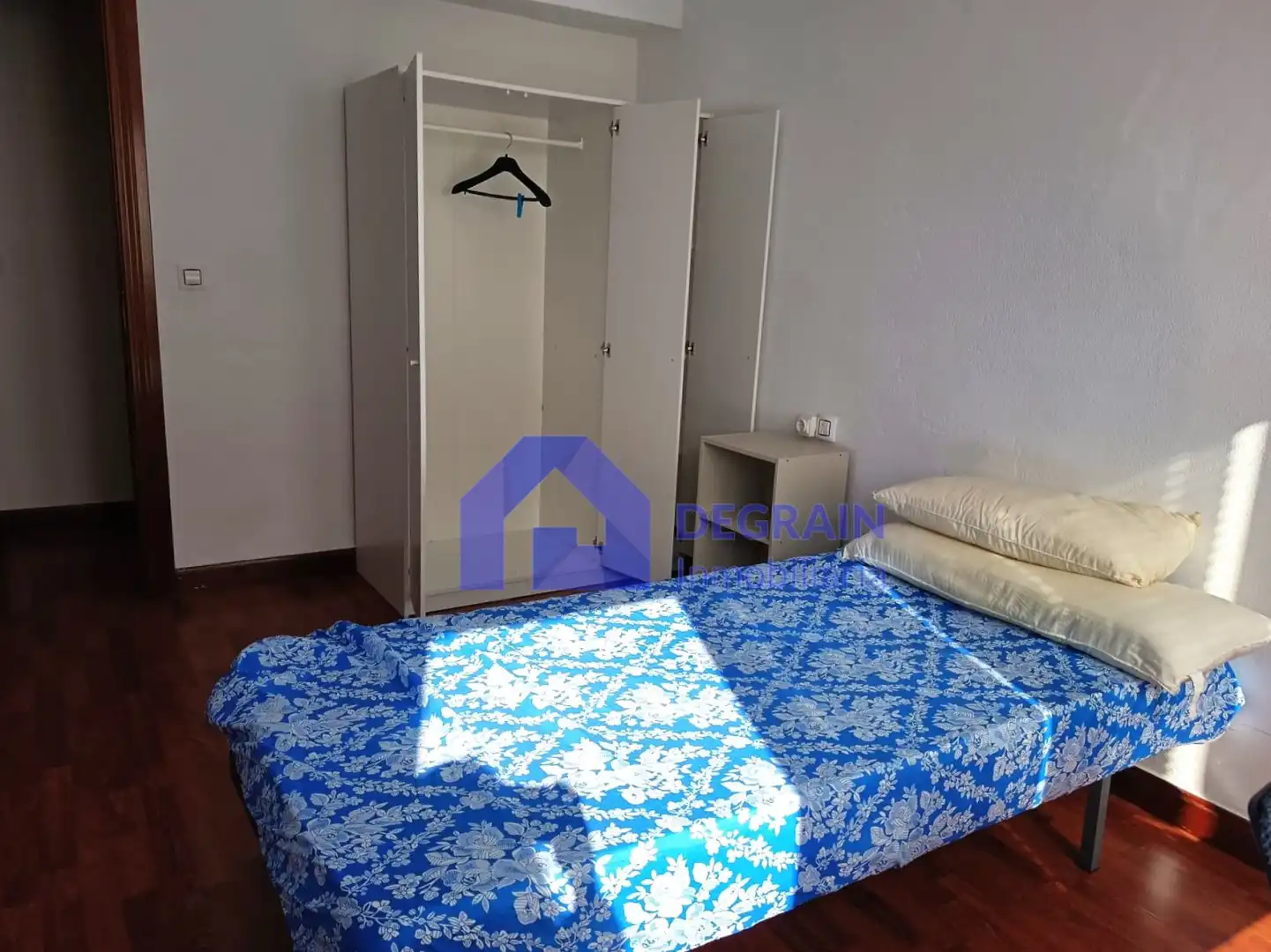 Dormitori de Pis en venda en Oviedo  amb Traster
