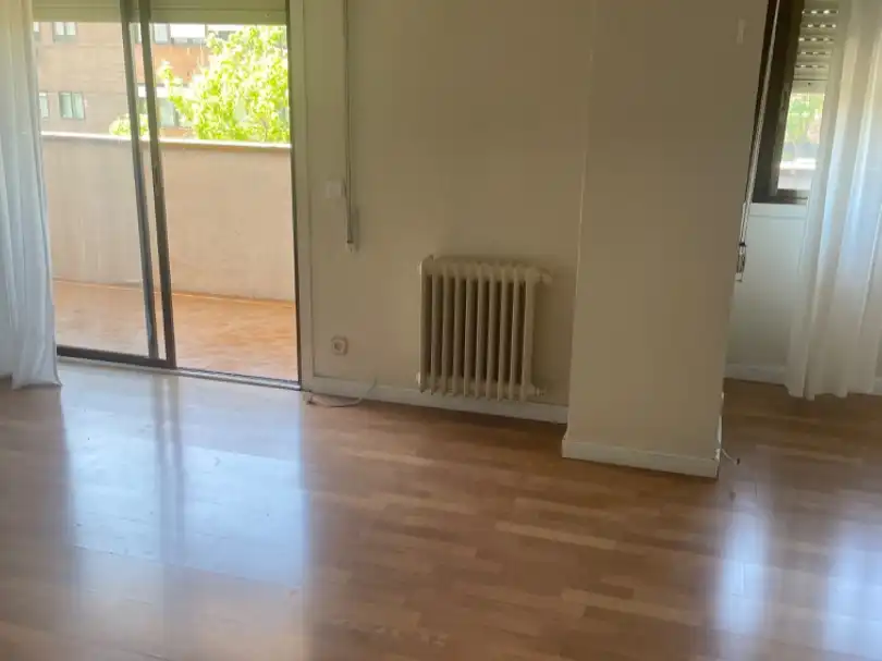 Appartamento con piscina in affitto a Ramón Gómez de la Serna 87, imagen 3