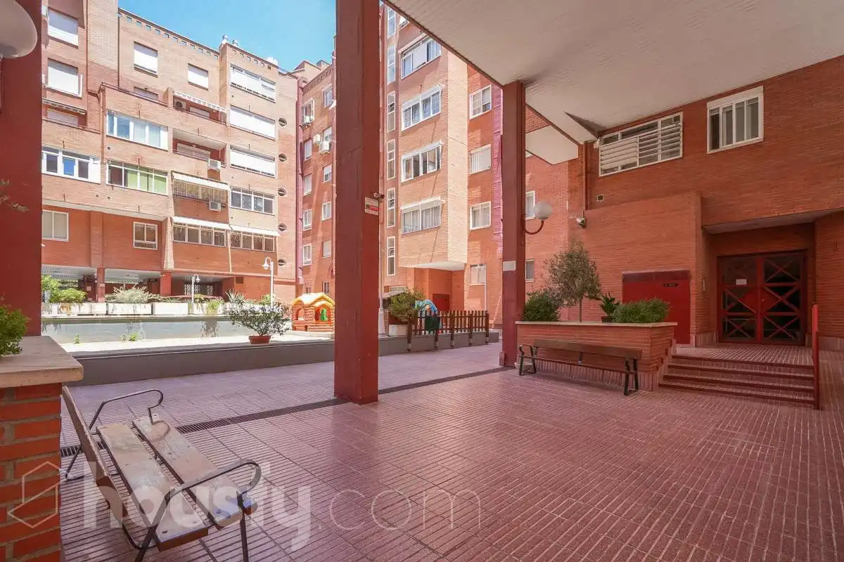 Exterior view of Flat for sale in Madrid  with Air Conditioner, Heating and Terrace