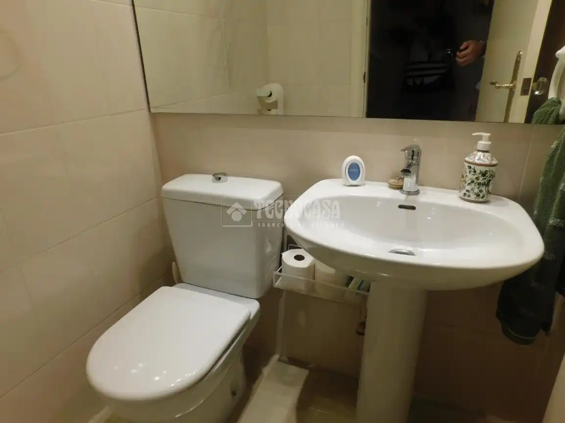 Baño de Casa adosada en venta en Zaragoza con Piscina comunitaria