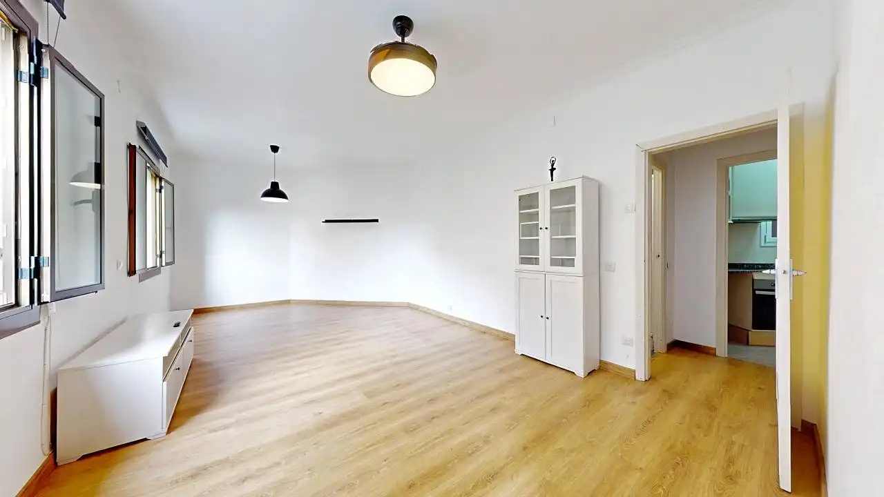 Sala d'estar de Pis en venda en Barcelona amb Parquet