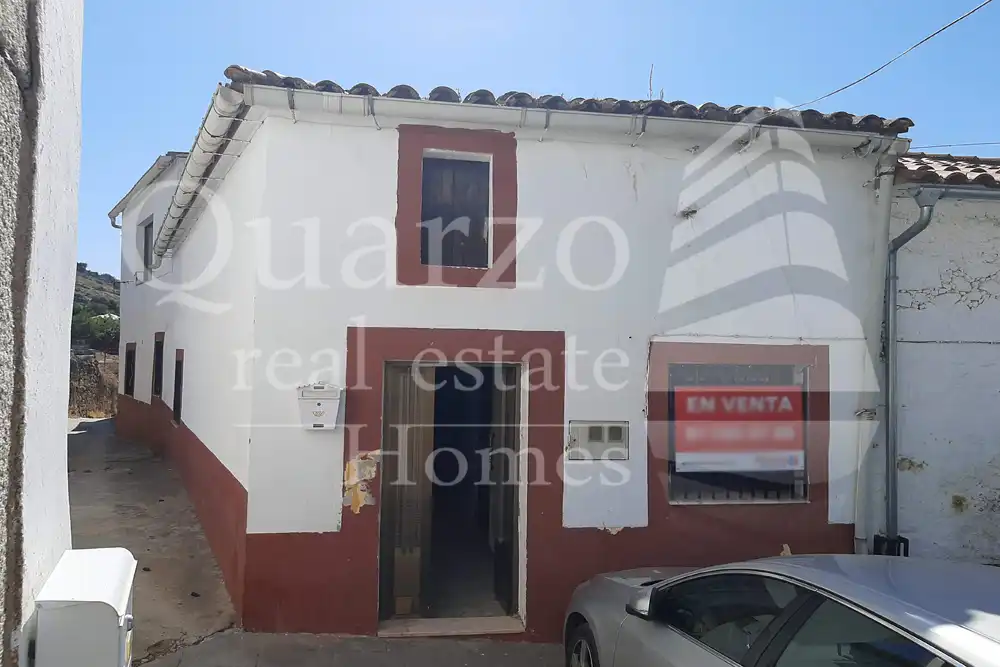 Vista exterior de Casa o chalet en venta en Arroyomolinos (Cáceres)