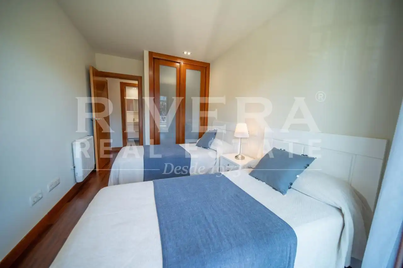 Schlafzimmer von Wohnung zum Verkauf in Sanxenxo mit Heizung, Terrasse und Abstellraum