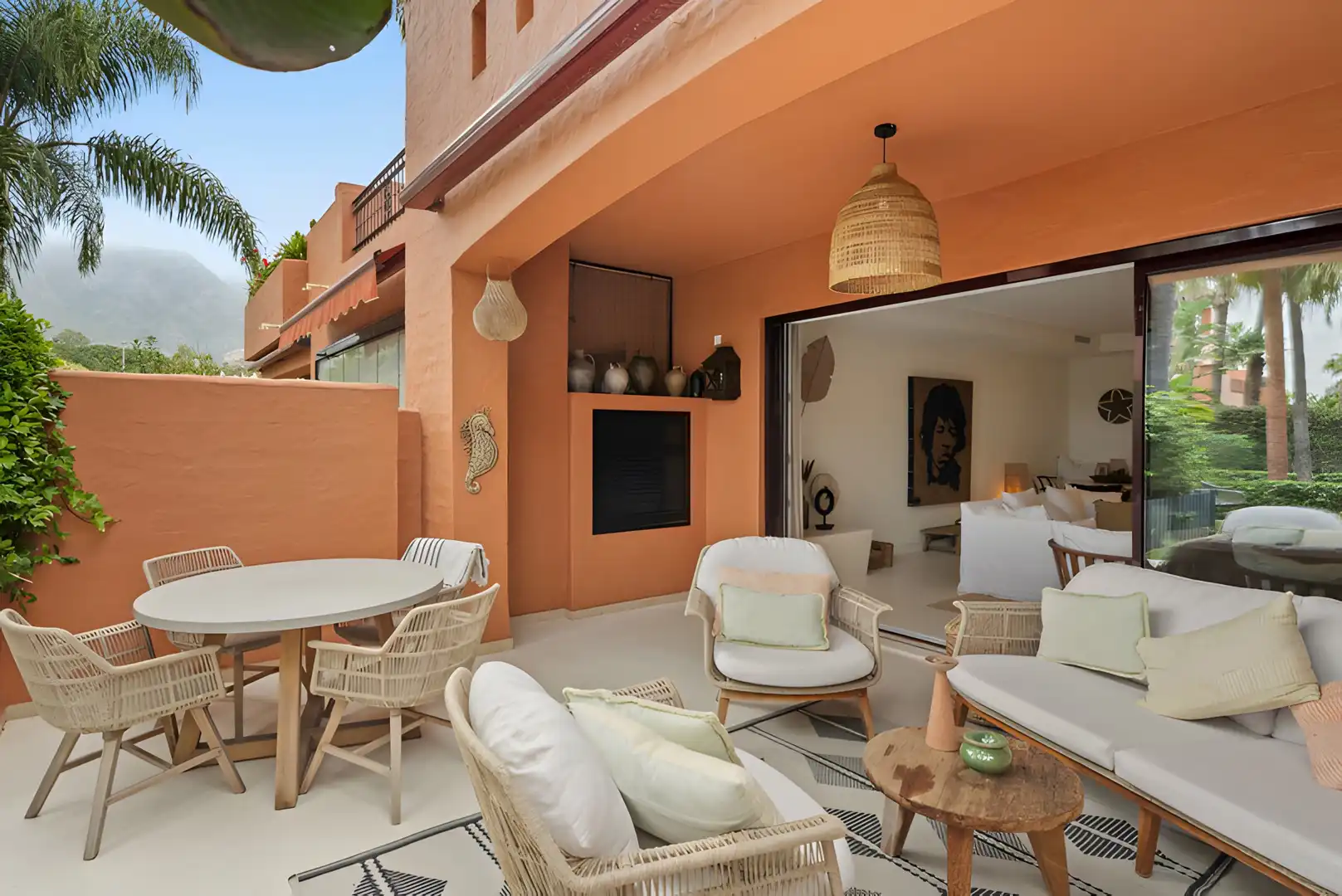 Terrasse von Einfamilien-Reihenhaus zum Verkauf in Marbella mit Klimaanlage, Terrasse und Schwimmbad
