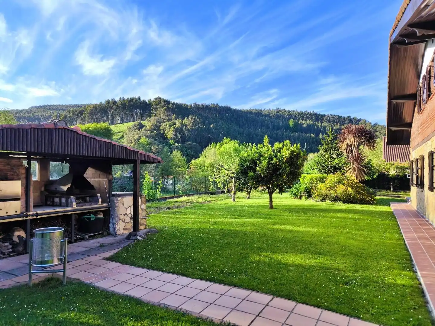 Jardí de Casa o xalet en venda en Castro-Urdiales