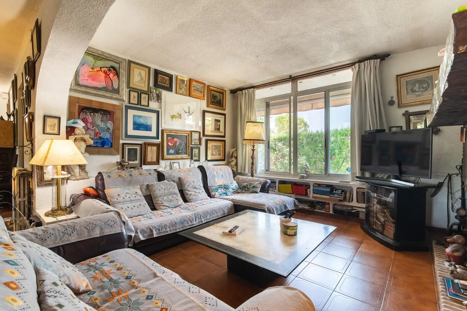 Sala d'estar de Casa o xalet en venda en Castellón de la Plana / Castelló de la Plana amb Calefacció, Jardí privat i Terrassa
