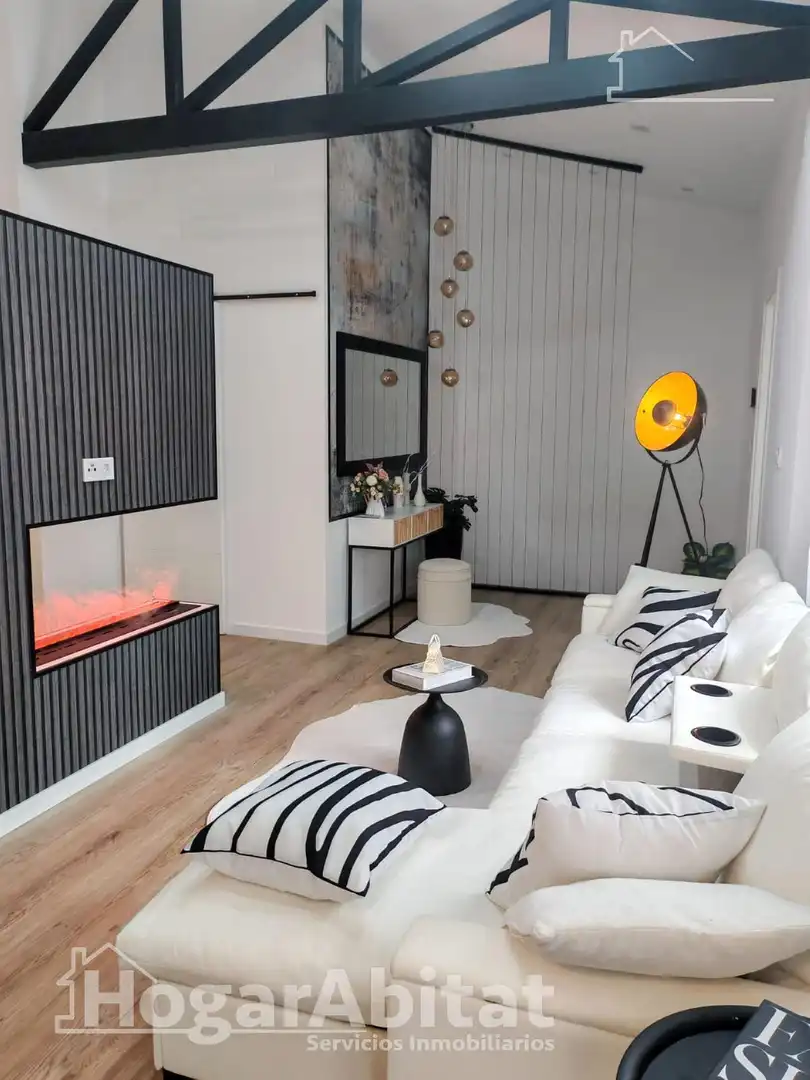 Living room of Attic for sale in Picassent  with Parquet flooring, Terrace and Furnished