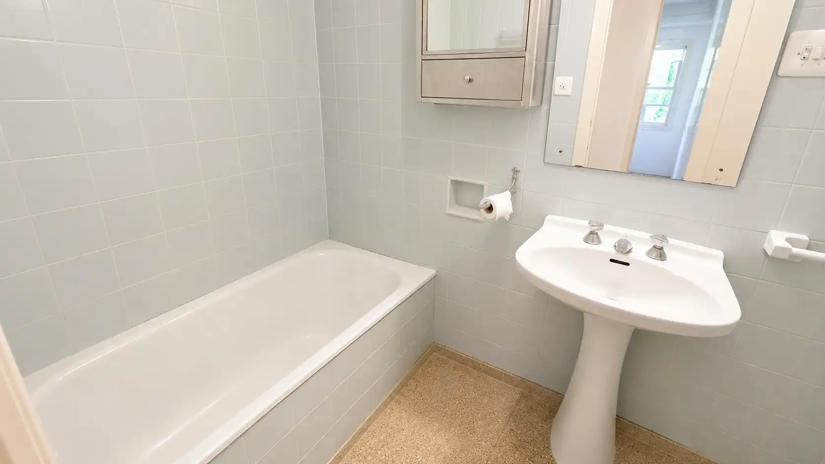 Baño de Piso en venta en Valencia con Calefacción y Balcón