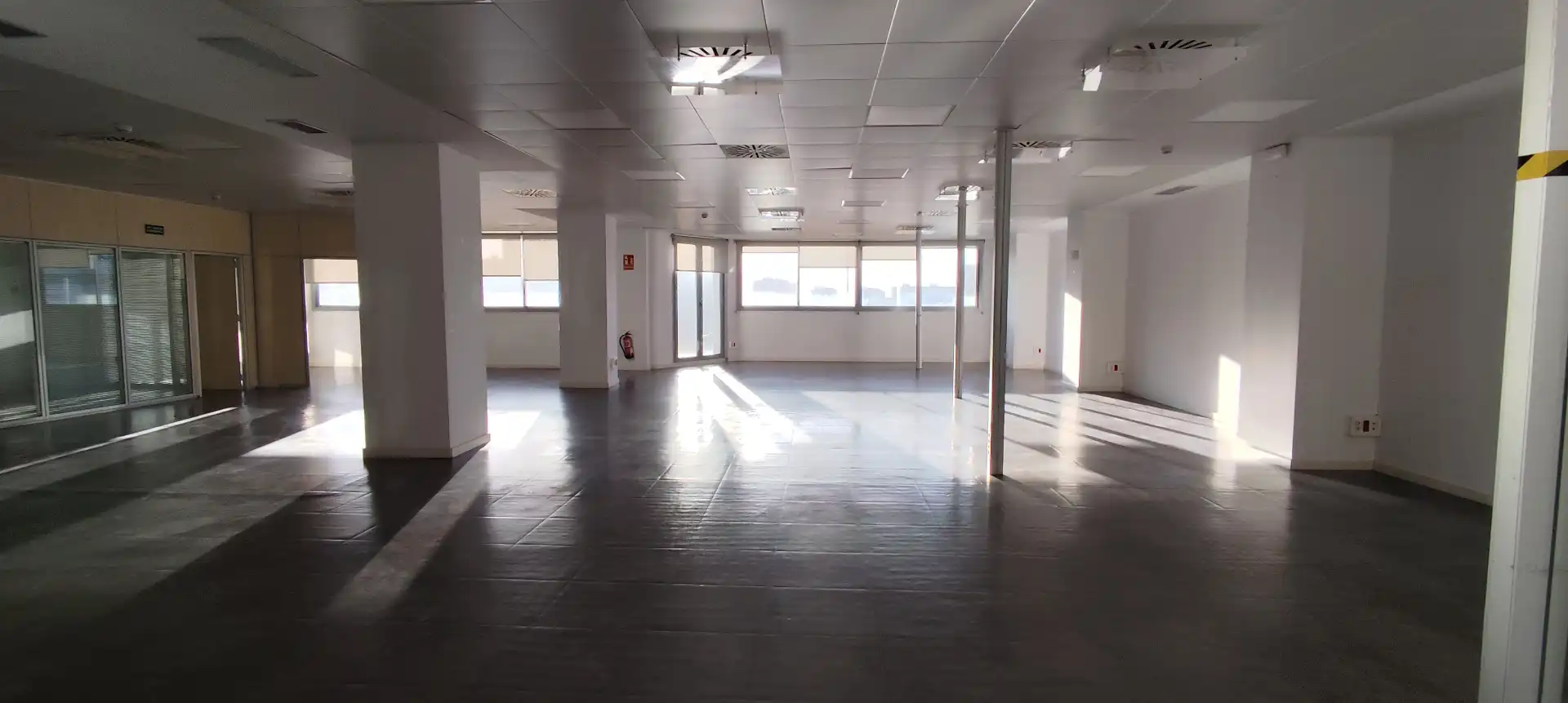 Oficina amb ascensor de lloguer a Avinguda de Cornellà