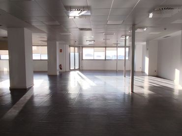 Oficina amb ascensor de lloguer a Avinguda de Cornellà