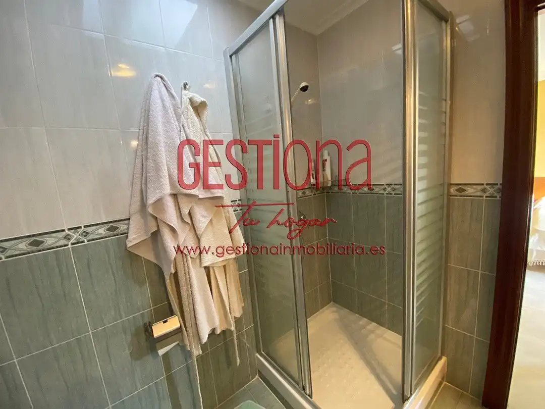 Baño de Casa adosada en venta en Bareyo con Calefacción, Jardín privado y Piscina