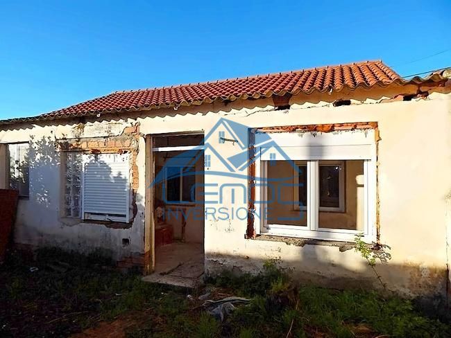 Vista exterior de Casa o xalet en venda en La Bañeza 