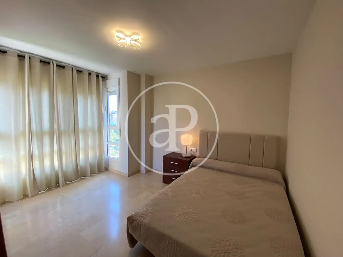 Habitación de Piso de alquiler en Valencia con Aire acondicionado, Calefacción y Jardín privado