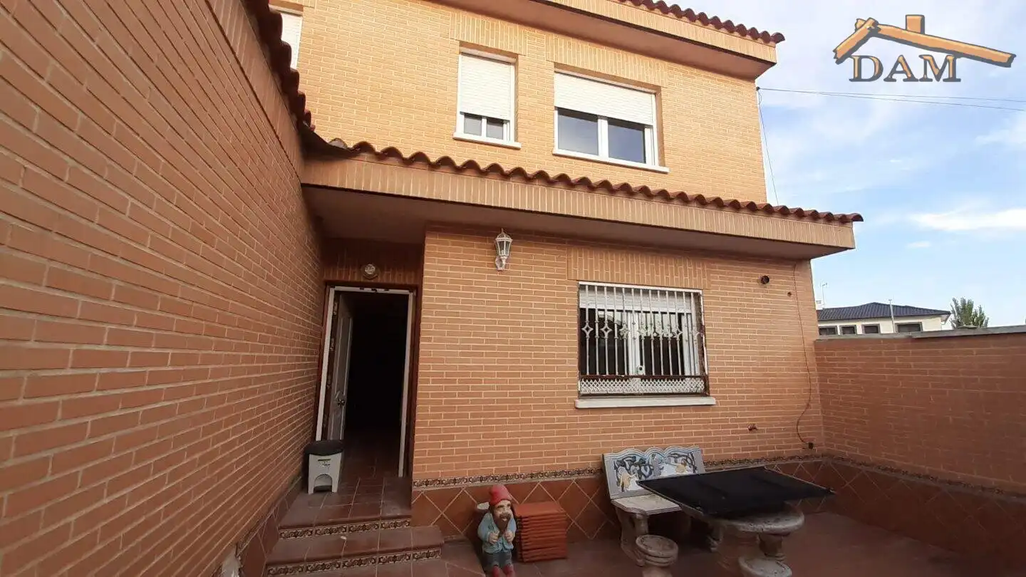 Villa à vendre à Fuensalida