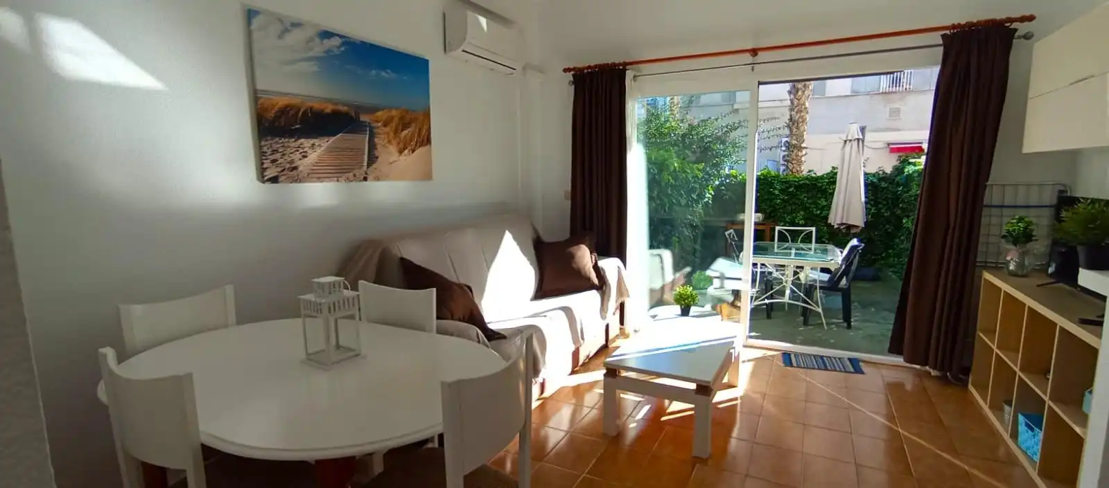 Casa aparellada amb piscina en venda a Rincón de Loix, imagen 4