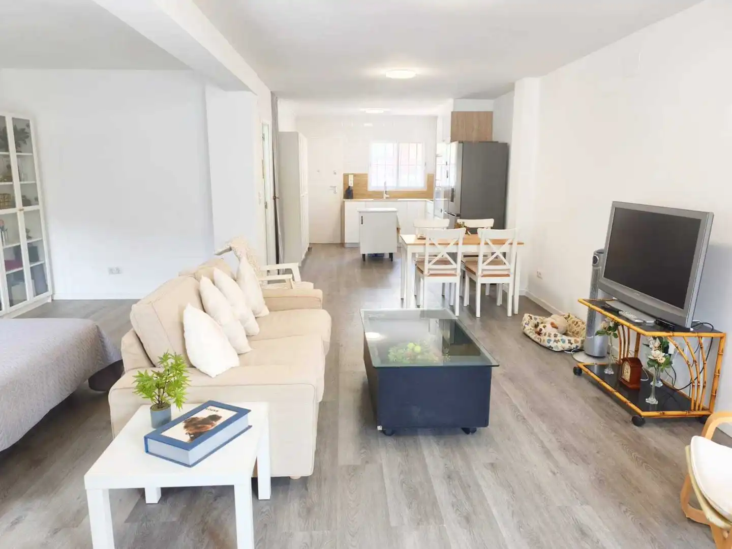 Living room of Detached homes for sale in Tavernes de la Valldigna  with Air Conditioner, Terrace and Swimming Pool