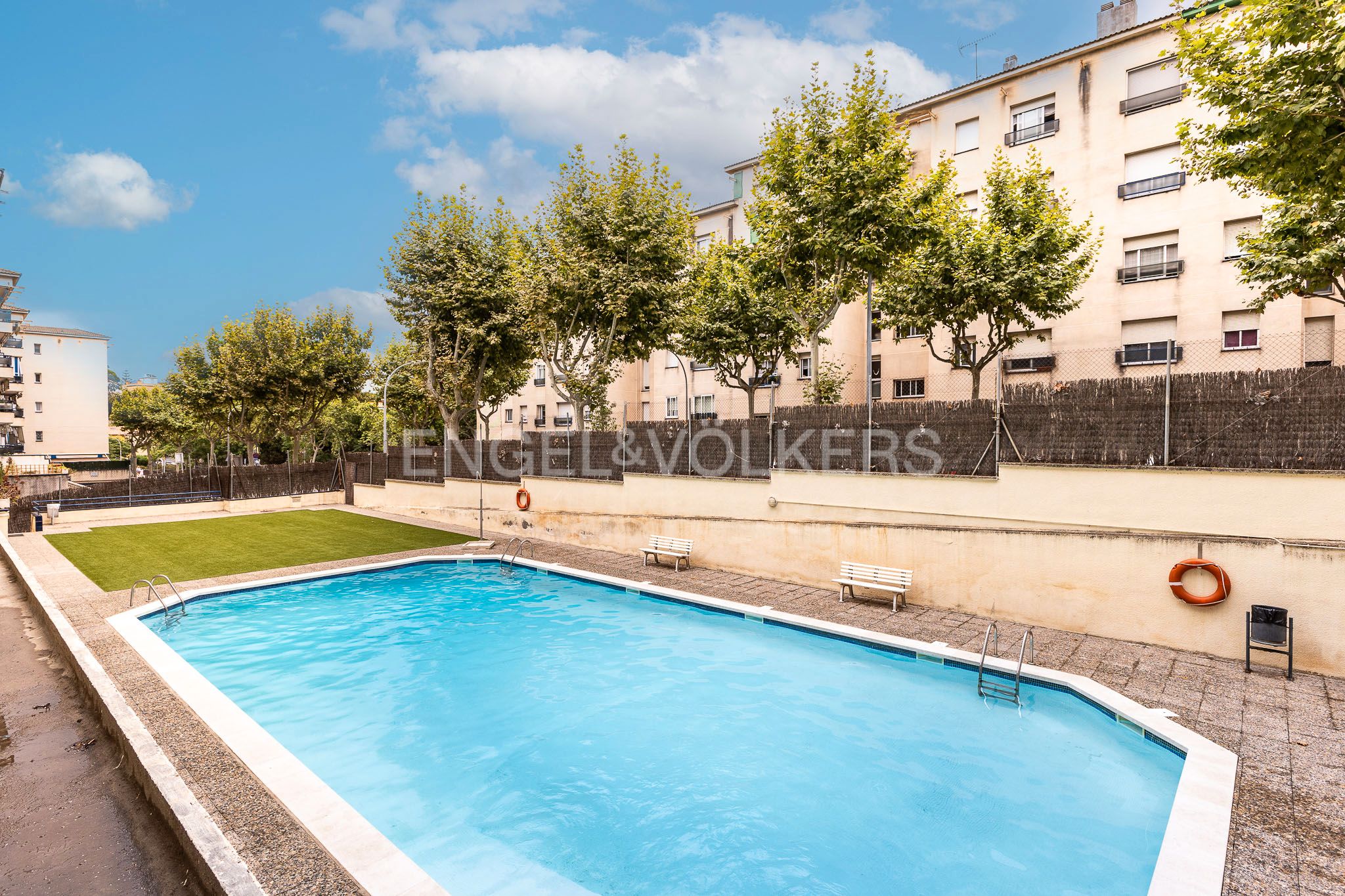 Piscina de Apartamento en venta en El Masnou con Aire acondicionado, Calefacción y Piscina