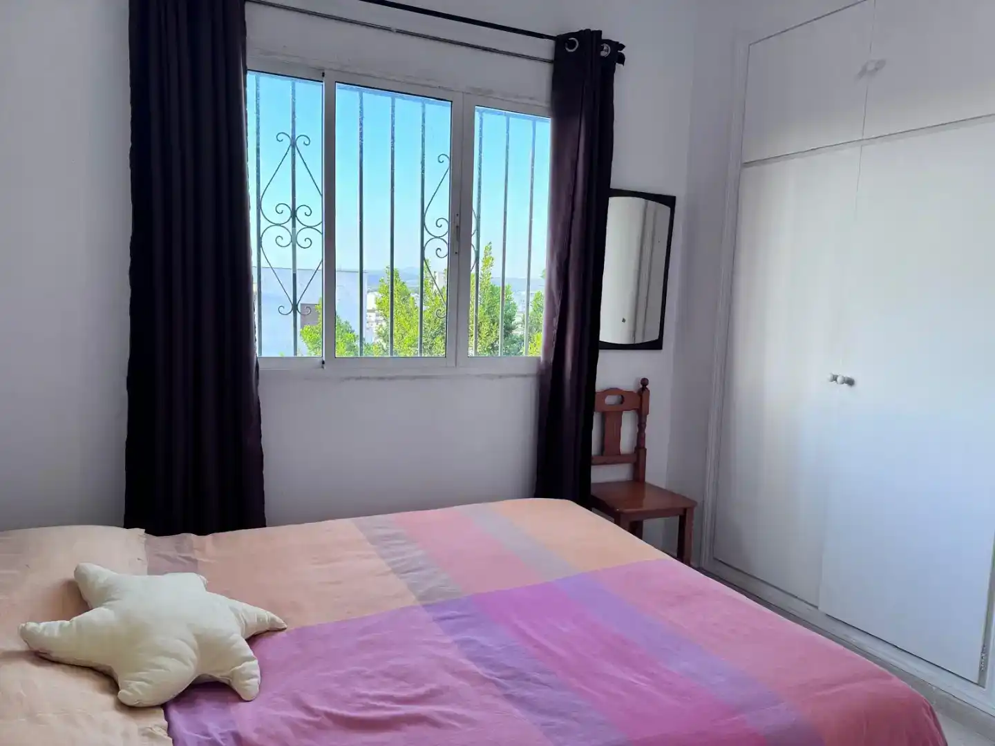 Dormitori de Casa adosada per a compartir en San Roque